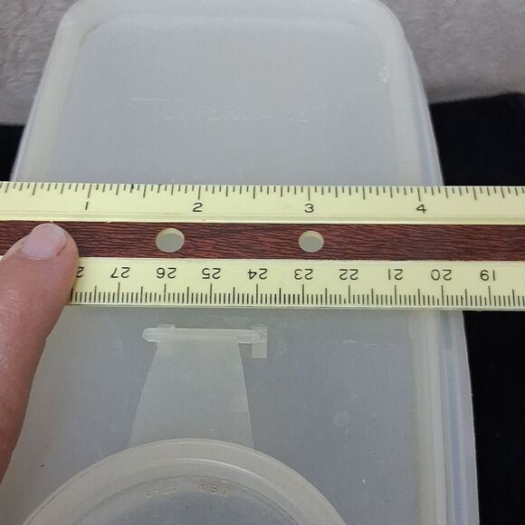 2 Pc Tupperware # 459-4 Cereal Keeper, And #5871-1 Qt. Pitcher - Picture 13 of 13